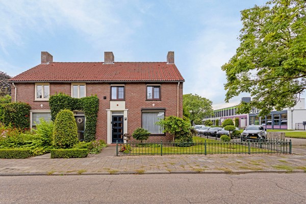 Onder bod: Burg. Remmenstraat 2, 6021 BM Budel